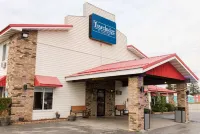 Travelodge by Wyndham Escanaba - Bathtub