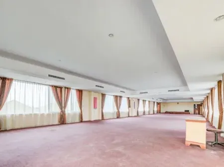 Raz Hotel and Convention