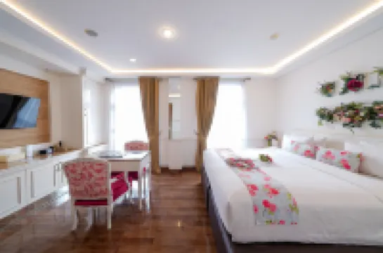 Heef Hotel Pasar Baru Hotels near Kemayoran Station