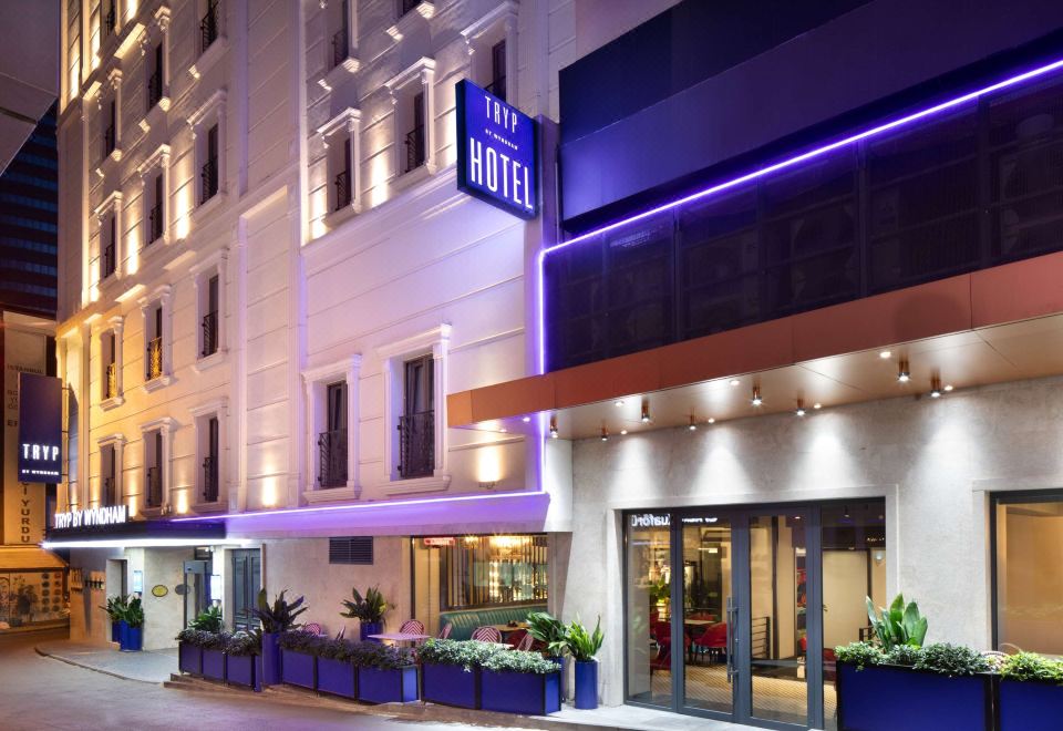 hotel overview picture
