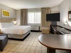 Sonesta Simply Suites Miami Airport Doral