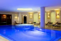 Grand Hotel Vilnius, Curio Collection by Hilton - Pools