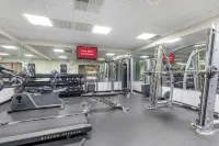 Red Roof Inn & Suites Newport News - Moteles