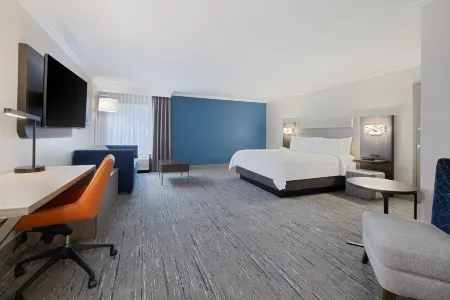 Holiday Inn Express & Suites FT. Lauderdale-Plantation Отели рядом с достопримечательностью «Сентрал Бровард Риджинал Парк энд Стадиум»