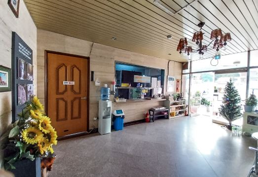 백암산 등산로 초입