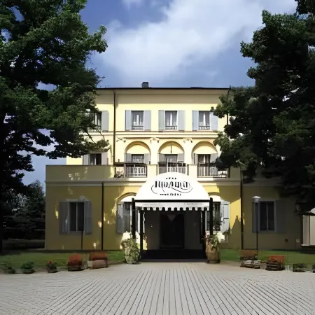 Rechigi Park Hotel