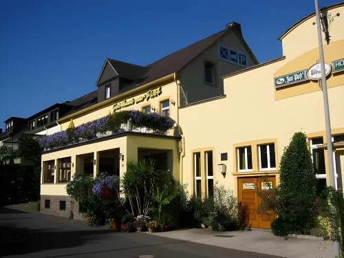 Hotel Zur Post Hotels in Klotten