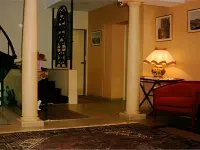 Hôtel du Manoir Các khách sạn ở Saint-Pierre-des-Corps
