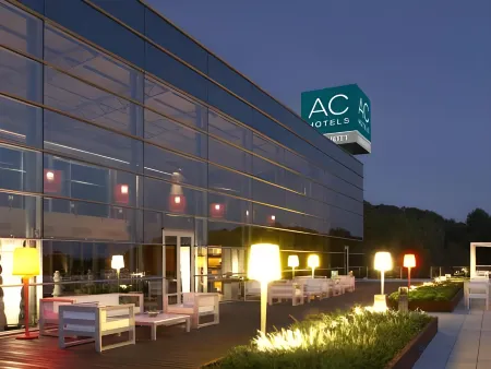 Hotel Palau de Bellavista Girona by URH Отели рядом с достопримечательностью «Eiffel Bridge (Pont de les Peixateries Velles)»