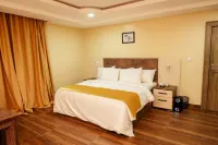 Edgewood Manor Hotels in 