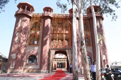 The Fort Hôtels à : Pachokra Khanpur