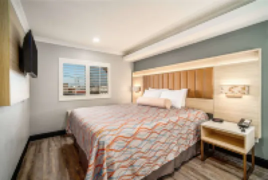 Travelodge Inn & Suites by Wyndham Bell Los Angeles Area