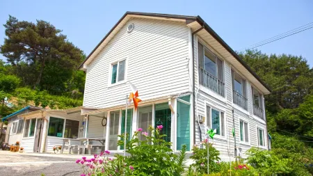 Muju Sweet Condo Pension