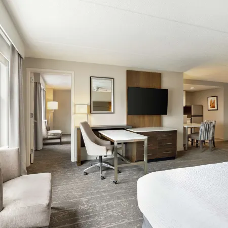 Homewood Suites by Hilton Philadelphia-City Avenue Отели рядом с достопримечательностью «Музей Пожалуйста Попробуй»