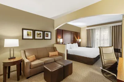 Comfort Suites Near Penn State - State College, PA