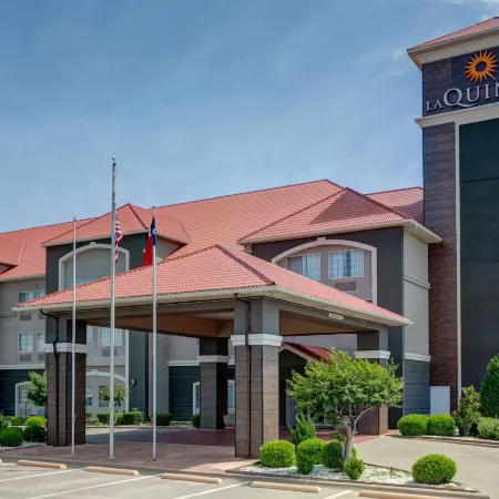 La Quinta Inn & Suites by Wyndham Weatherford Отели в г. Вэзерфорд