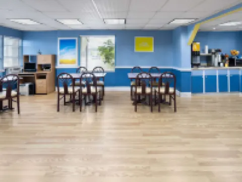 デイズ イン バイ ウィンダム ウェイクロス ウェークロスのホテル