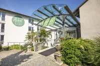 Hotel Karoli Hotels near Messerschmidmühle Parkplatz