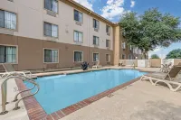 Comfort Inn & Suites Hotels in Seguin