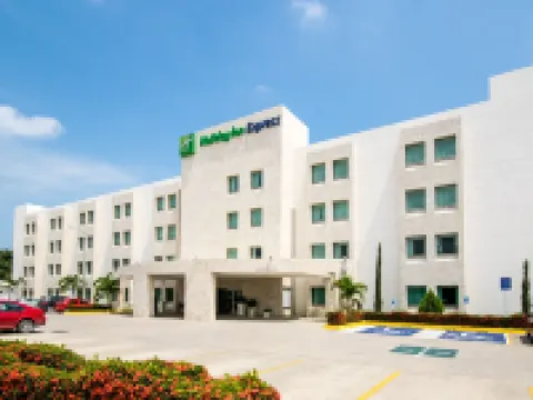 Holiday Inn Express Paraiso Dos Bocas by IHG Hotels in Paraiso