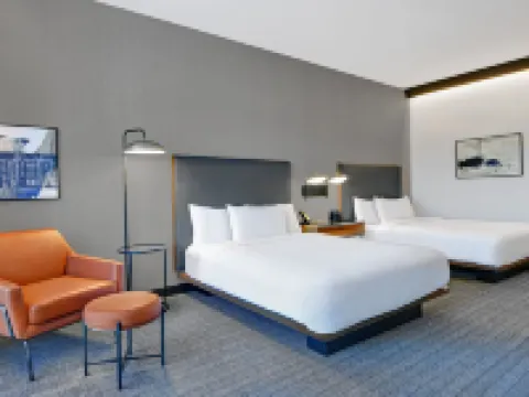 Courtyard Hamilton Hotels in Hamilton