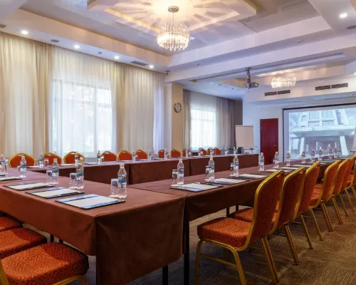 Smart Hotel Bishkek Geschäftseinrichtungen Photos