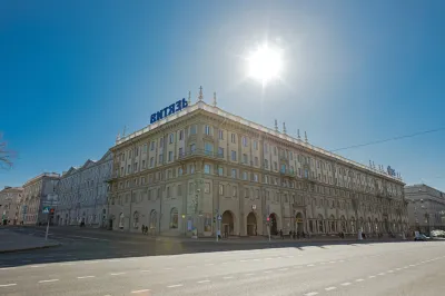 S vidom na Dvorets Respubliki Apartments Отели в г. Партизанский район