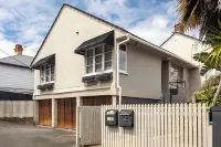 2-Bed Apartment in the Heart of Ponsonby Hotels in Ponsonby