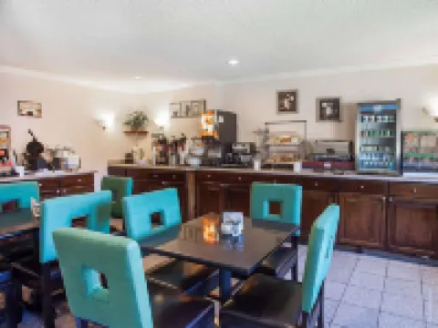 Quality Inn Kirkland Hotels in Kirkland