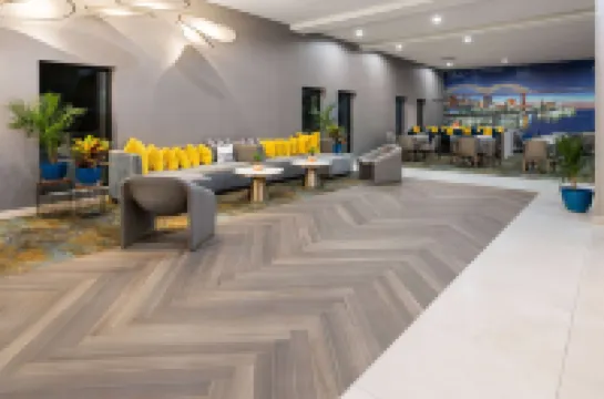 La Quinta Inn & Suites by Wyndham Memphis I-240