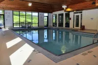 Calabogie Peaks Hotel, Ascend Hotel Collection - Pools