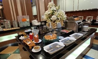 Sri U-Thong Grand Hotel