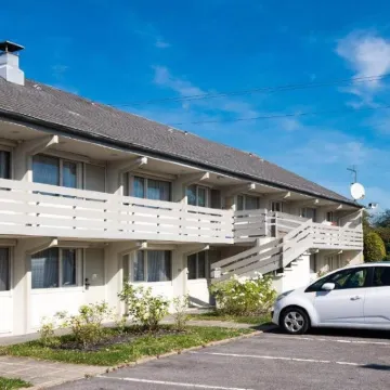 Campanile Reims Sud - Bezannes Hotels near La Mine