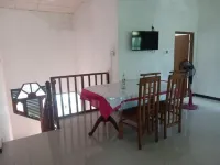 Charming 2-Bed Apartment in Weligama