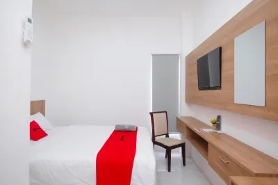 RedDoorz Near Sleman City Hall Yogyakarta Hotels in Mlati