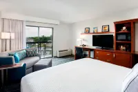 Courtyard Myrtle Beach Barefoot Landing Отели в г. Миртл Бич