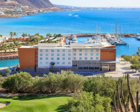 コートヤード バイ マリオット ラ パス バハ カリフォルニア スル ラパスのホテル