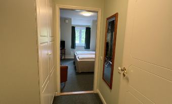Doppelzimmer mit Bad und Küche
