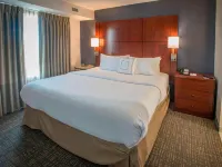 Residence Inn Pensacola Downtown ザ・ムーアズ周辺のホテル