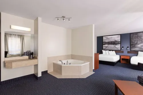 Super 8 by Wyndham Sainte Agathe des Monts Hotels in Val-David