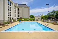 Hampton Inn Detroit/Northville (Farmington Hills Area) - Swimmingpools