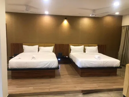 Hotel the Grand Unity Отели рядом с достопримечательностью «Стейтью Оф Юнити»