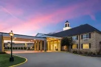 Penn Harris Hotel Harrisburg, Trademark by Wyndham - parking