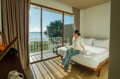 Lake House Naka Cave Hotel a 