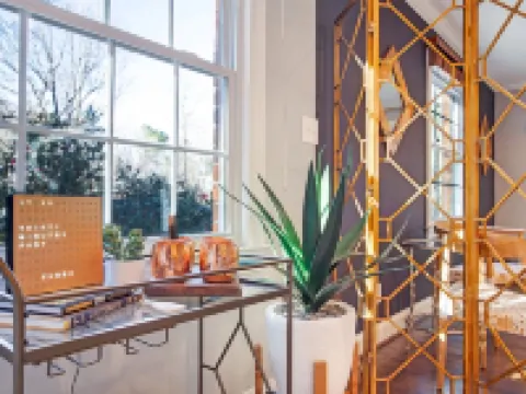 Beautiful home in the heart of Raleigh, perfect blend of convenience & comfort. Hotels in Wake County