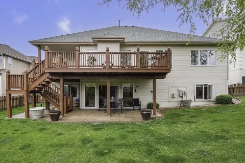 Large Cozy Retreat in West Omaha, Family Friendly with Game Rec Room!