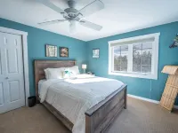 Brand New Listing! Amazing 4 Bedroom Townhome with your own private Hot Tub!!! Hotels in West Dover