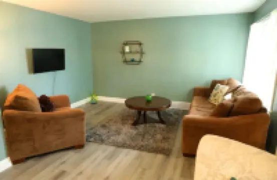 The Maria Two Bedroom LOWER, close to Falls & Casino!