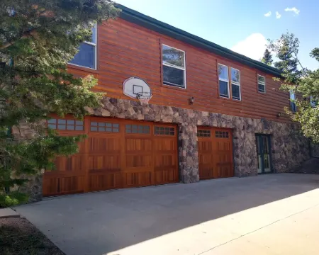 Location!  Nice log home in dark sky community next to several peaks Hotels in Custer County