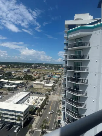 Beachfront Luxury Resort 6 Minutes from Airport Отели рядом с достопримечательностью «Myrtle Beach Convention Center»